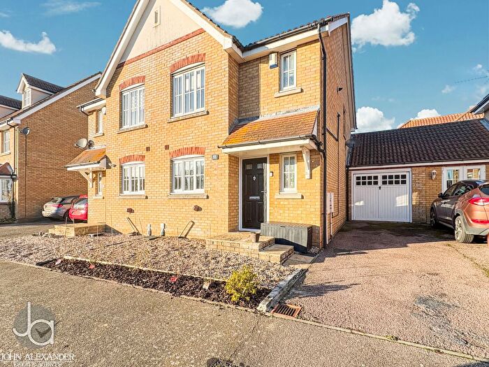 3 Bedroom Semi-detached House For Sale In Gravel Hill Way, Harwich, CO12
