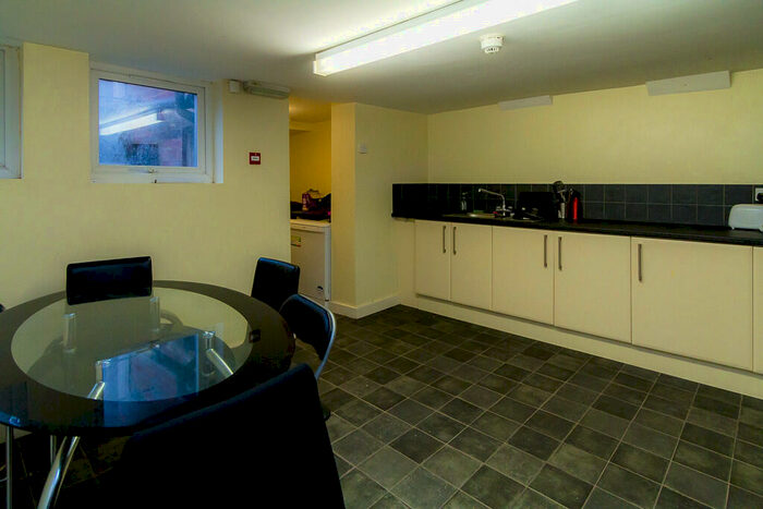 5 Bedroom House To Rent In Grove Gardens, Leeds, LS6