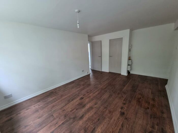 1 Bedroom Apartment To Rent In Cliffe Court, Leamington Spa, CV32