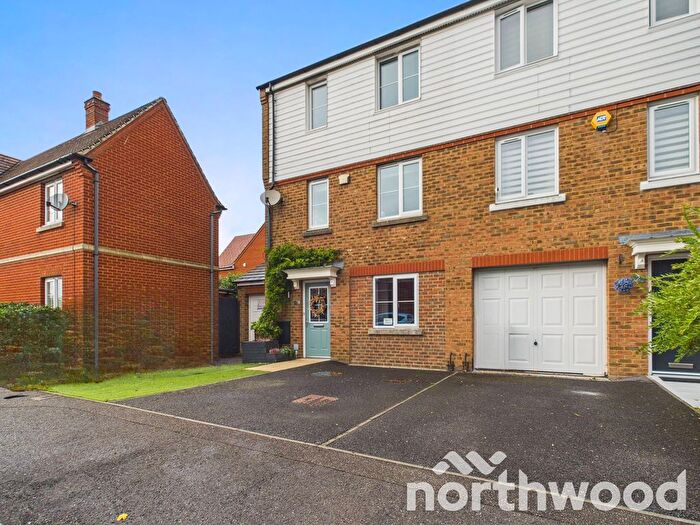 3 Bedroom Semi-detached House For Sale In Ribston Way, Singleton, Ashford, TN23