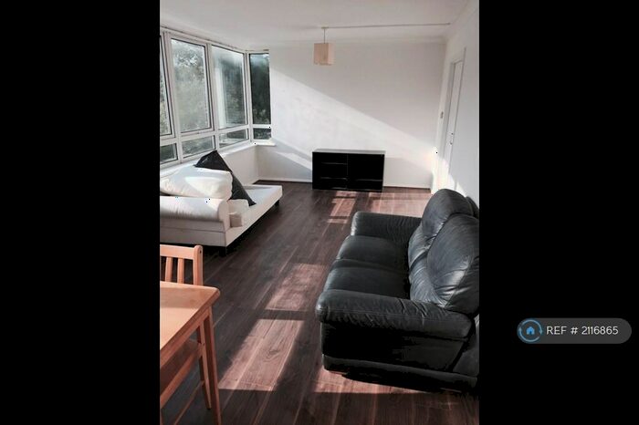 2 Bedroom Flat To Rent In Haughmond, London, N12