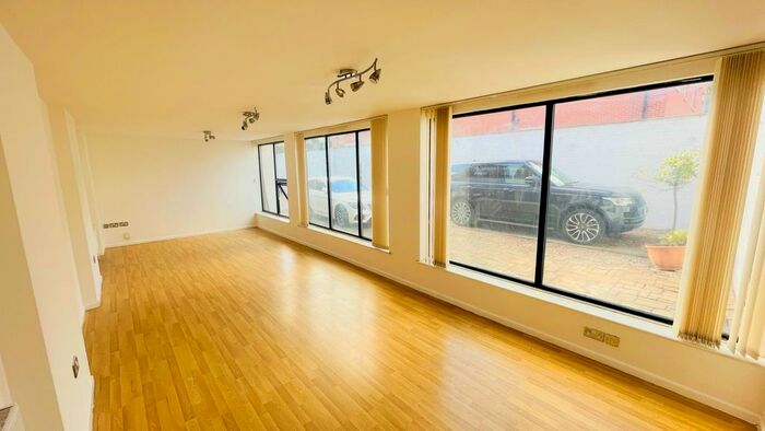 2 Bedroom Flat To Rent In Hucknall Road, Nottingham, NG5