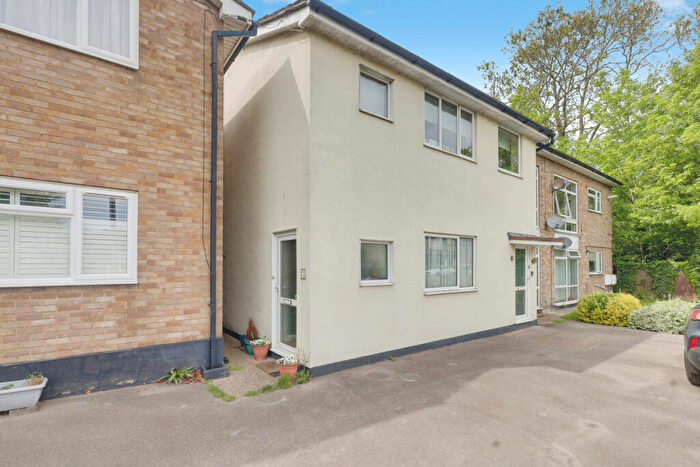 3 Bedroom Apartment For Sale In Southend Road, Rochford, SS4