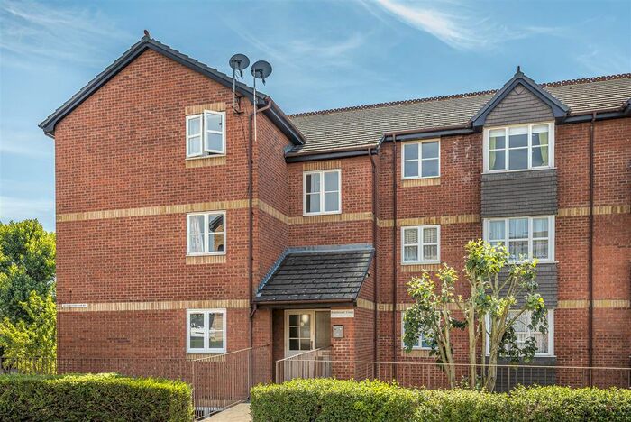 1 Bedroom Flat To Rent In Stubbs Drive, London, SE16