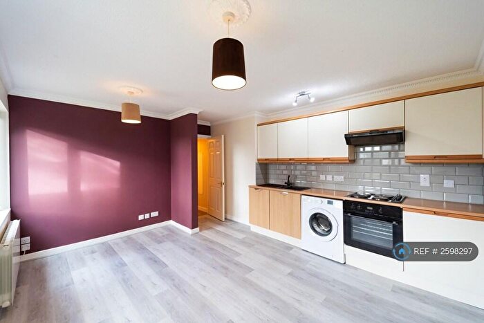 1 Bedroom Flat To Rent In Limetree Court, Abergavenny, NP7