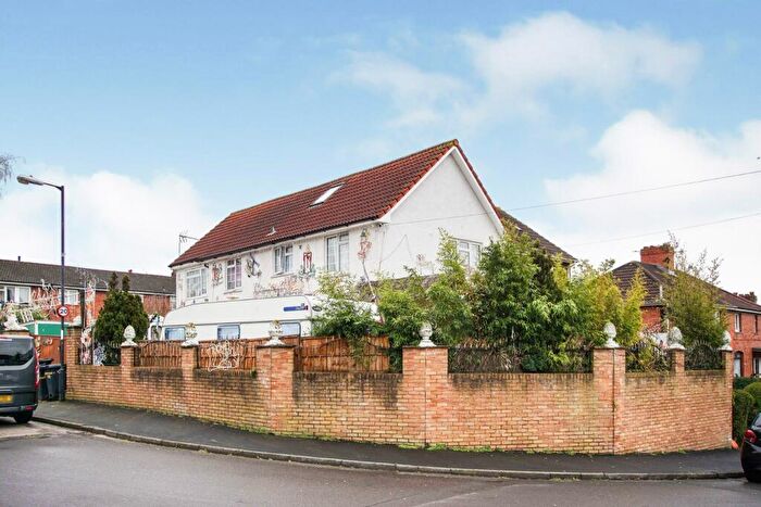 4 Bedroom Semi-Detached House For Sale In Bourne Road, Kingswood, Bristol, BS15