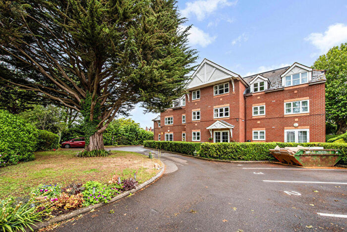 2 Bedroom Apartment For Sale In Havant Road, Emsworth, PO10