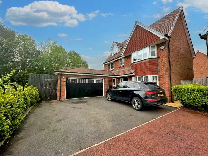 5 Bedroom Detached House To Rent In Malkins Wood Lane, Worsley, M28