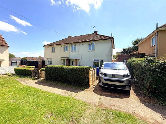 3 Bedroom Semi-Detached House For Sale In Lindisfarne Road, Corby, NN17