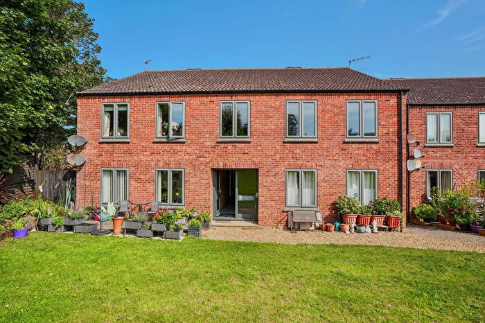 2 Bedroom Flat To Rent In Court Drive, Cromer, NR27