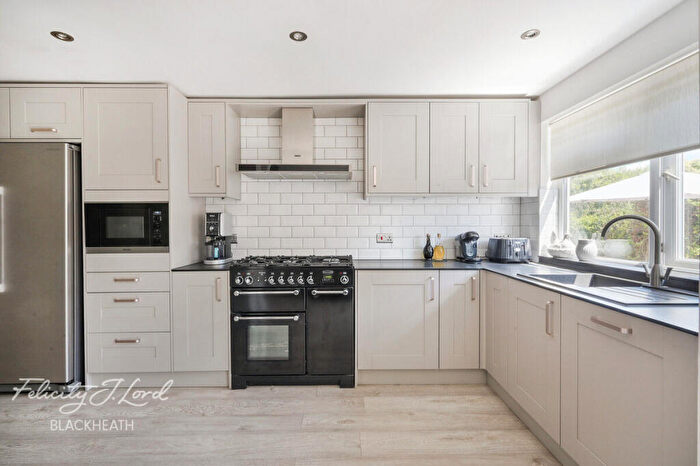 4 Bedroom Semi Detached House For Sale In Combeside, Plumstead, SE18