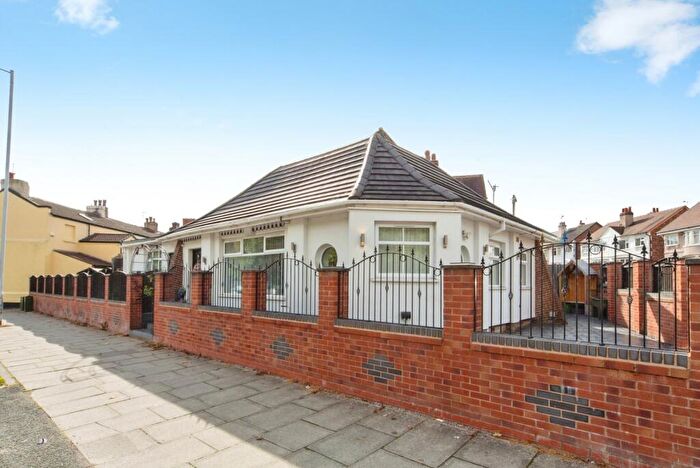2 Bedroom Bungalow For Sale In Old Chester Road, Bebington, Wirral, Merseyside, CH63