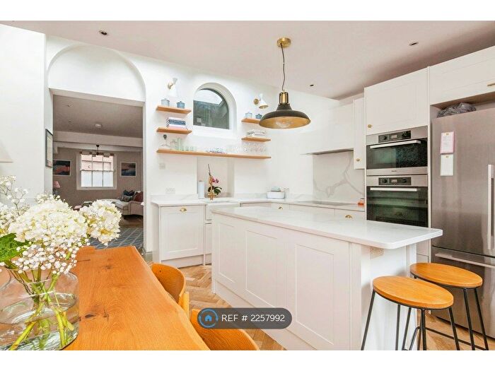 4 Bedroom Terraced House To Rent In Battersea High Street, London, SW11