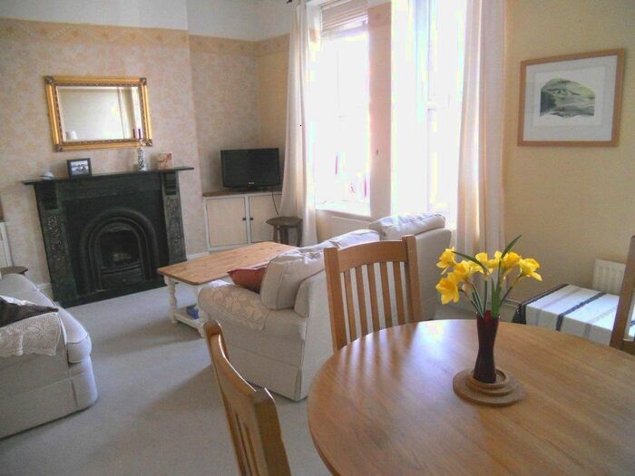2 Bedroom Flat To Rent In Church Road, Penarth, CF64