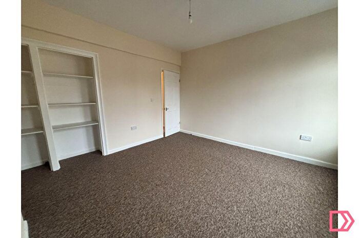 2 Bedroom Flat To Rent In B Straheden Parade, Blackheath, London, SE3