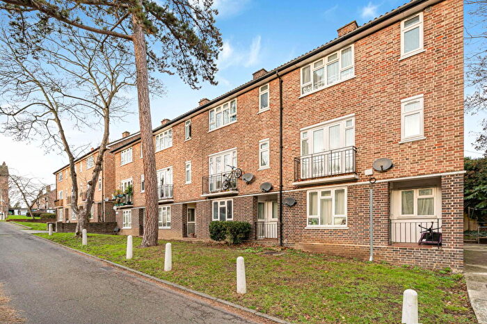 1 Bedroom Flat To Rent In Charters Close, Gipsy Hill, SE19