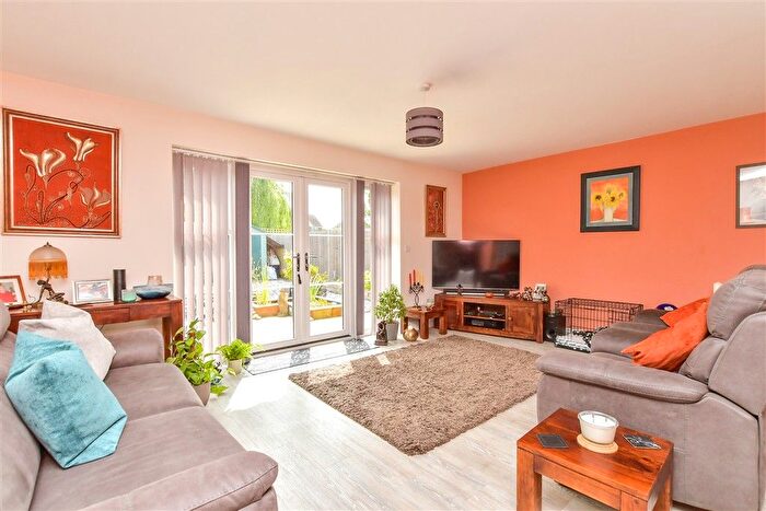 3 Bedroom Semi-Detached House For Sale In Danforth Way, Ringmer, Lewes, East Sussex, BN8