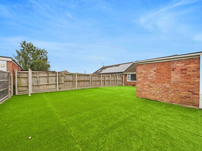 2 Bedroom Bungalow To Rent In Dove Rise, Oadby, LE2