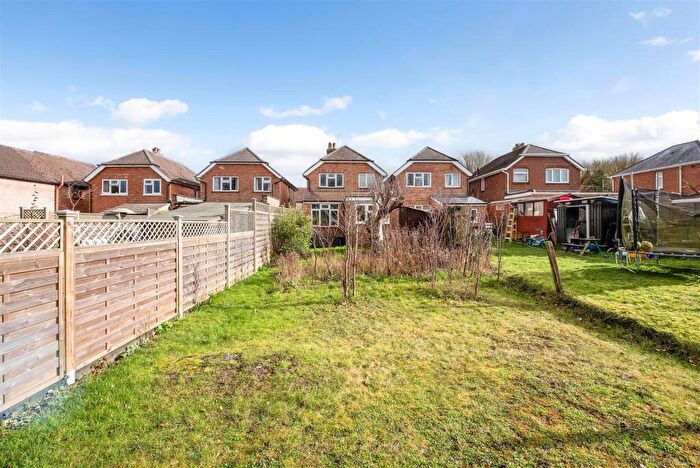 3 Bedroom Detached House For Sale In Batchelors Barn Road, Andover, SP10