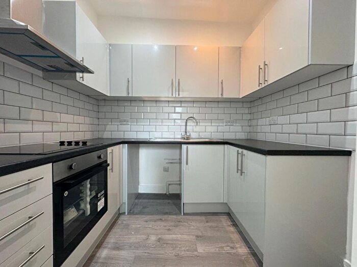 2 Bedroom Flat To Rent In High Street, Hythe, CT21