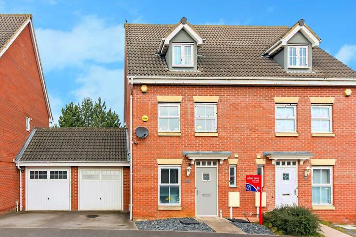 3 Bedroom Semi-Detached House To Rent In Wilkie Road, Wellingborough, NN8