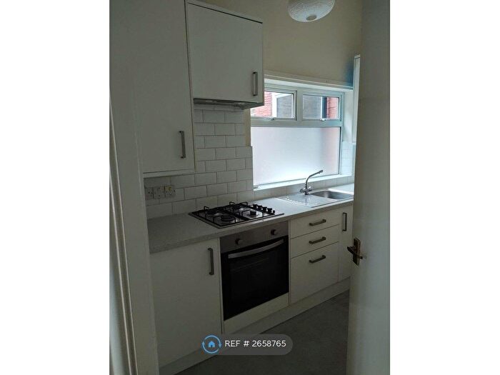 1 Bedroom Flat To Rent In Chorlton, Manchester, M21