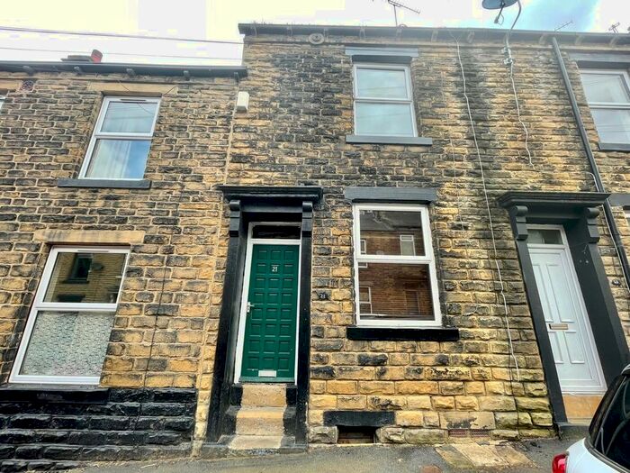2 Bedroom Terraced House To Rent In Westover Road, Leeds, West Yorkshire, Uk, LS13