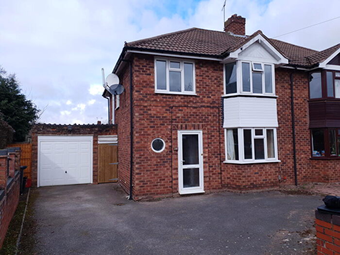 3 Bedroom Semi-Detached House To Rent In Helmsdale Road, Lillington, CV32