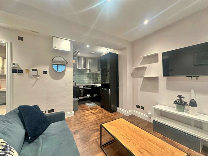 1 Bedroom Flat To Rent In Quill House, Shoreditch, E2