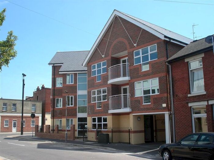 2 Bedroom Apartment To Rent In Kingston Road, Portsmouth, PO2