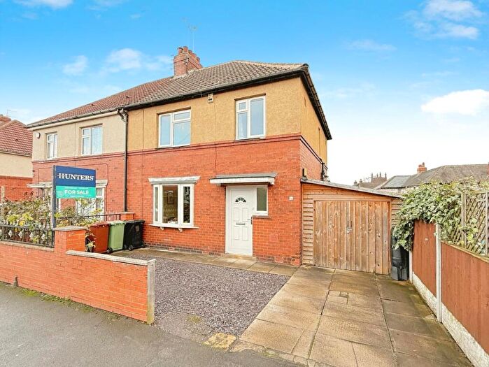 3 Bedroom Semi-Detached House For Sale In South Drive, Farsley, LS28