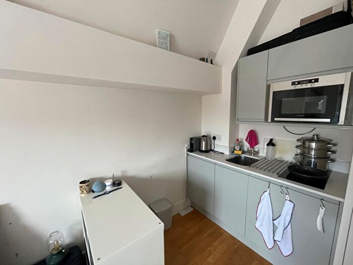 Flat To Rent In Pentonville Road, Kings Cross, N1