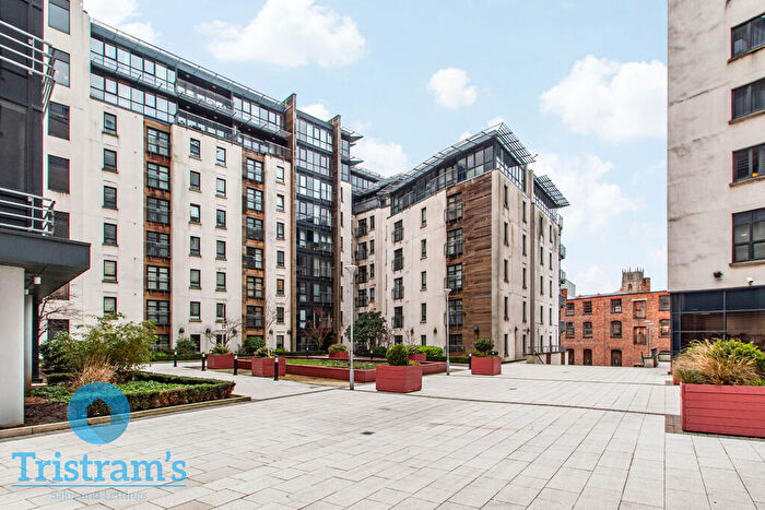 2 Bedroom Apartment For Sale In The Atrium, Waterfront Plaza, Nottingham, NG2