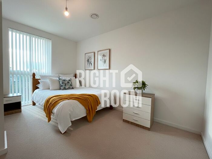 2 Bedroom Flat To Rent In Bed Apartment, Cargo House, London, E16