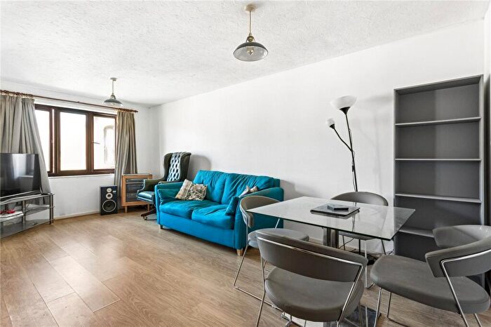 1 Bedroom Apartment To Rent In Riverside Close, London, E5