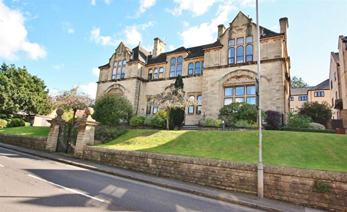 2 Bedroom Flat For Sale In Fitzmaurice Place, Bradford-On-Avon, BA15