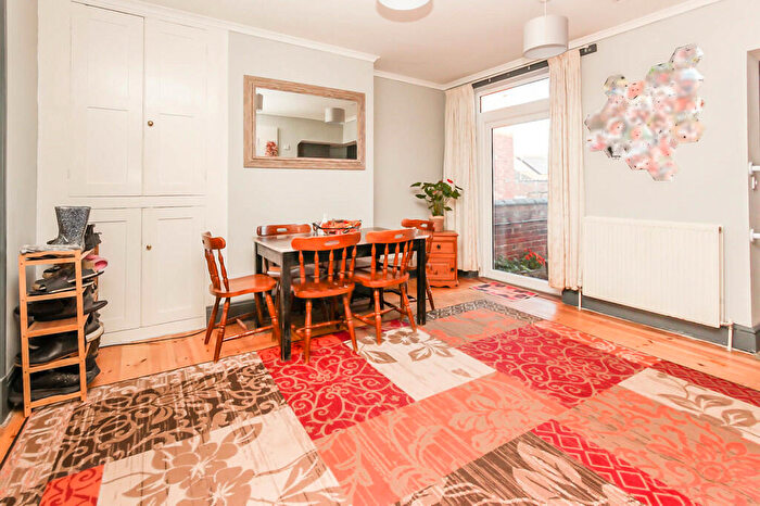 3 Bedroom Terraced House For Sale In Mill Road, Wellingborough, NN8
