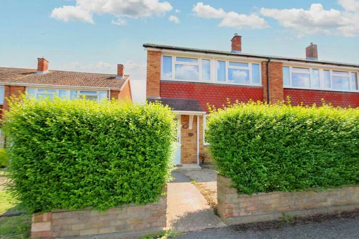 3 Bedroom End Of Terrace House To Rent In Stratton Green, Bedgrove, HP21