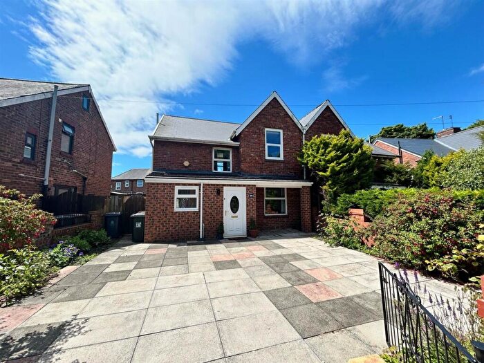 4 Bedroom Semi-Detached House To Rent In Kingsley Avenue, Whitley Bay, NE25