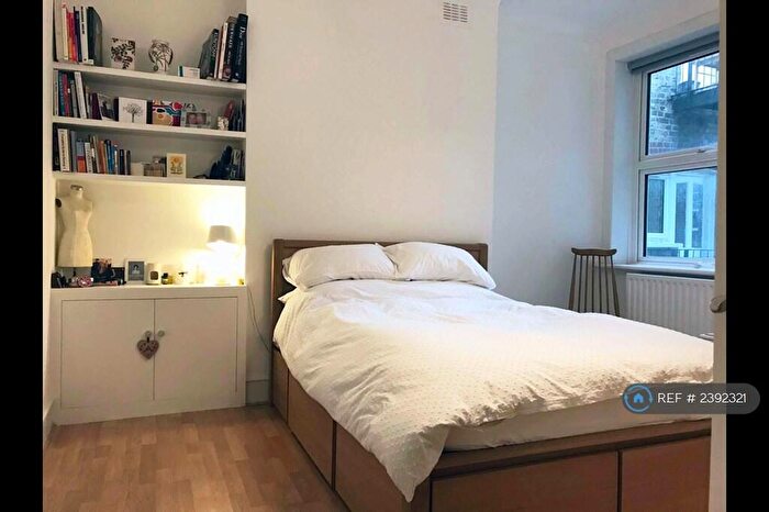 2 Bedroom Flat To Rent In Camberwell, London, SE5