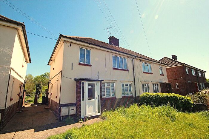 2 Bedroom Maisonette To Rent In Hooks Hall Drive, Dagenham, RM10