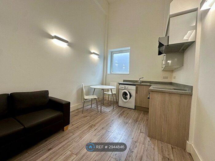1 Bedroom Flat To Rent In Ravensdale Industrial Estate, London, N16