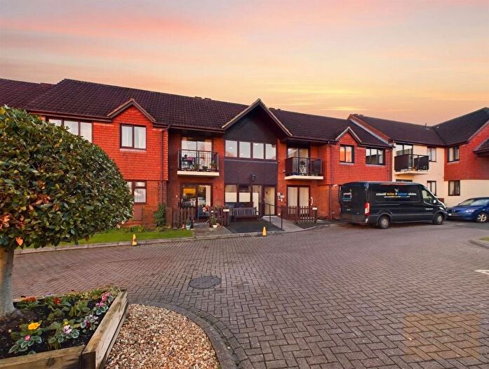 2 Bedroom Flat For Sale In Church Road, Churchdown, Gloucester, GL3