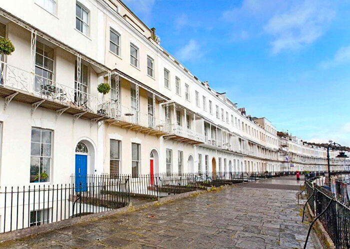 2 Bedroom Flat To Rent In Royal York Crescent, Clifton, BS8