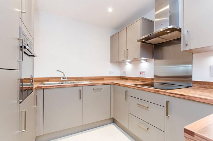 1 Bedroom Flat To Rent In Kingston Road, Wimbledon, London, SW20