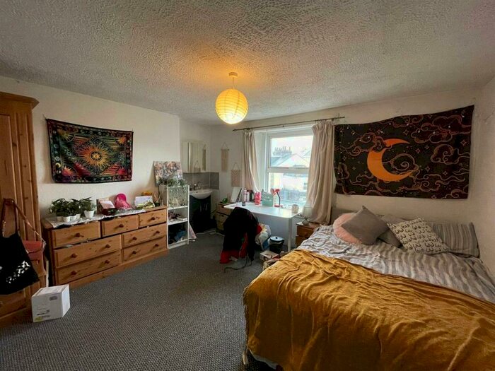 7 Bedroom Property To Rent In North Road East, PL4