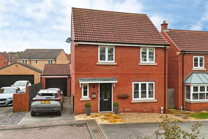 3 Bedroom Detached House For Sale In Yew Close, Boothferry Road, Hessle, HU13