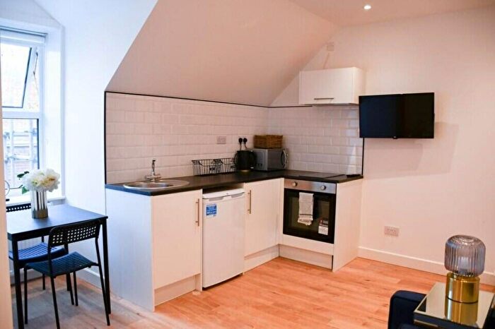 Studio To Rent In West Hill Road, Bournemouth, Dorset, BH2