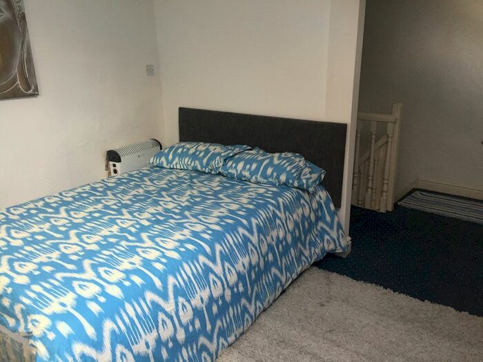 1 Bedroom Flat To Rent In Hollyshaw Lane, Crossgates, LS15