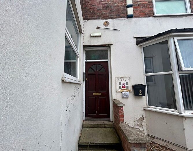 2 Bedroom Flat For Sale In Flat C, Humberstone Road, Leicester, LE5
